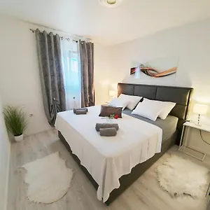 Apartament Toni With Private Parking, Zadar