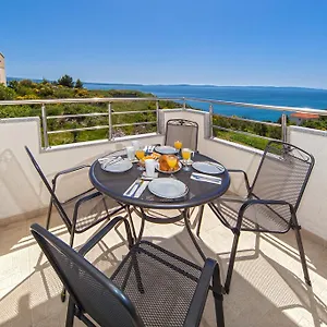 https://the-view-apartments.splithotels.org